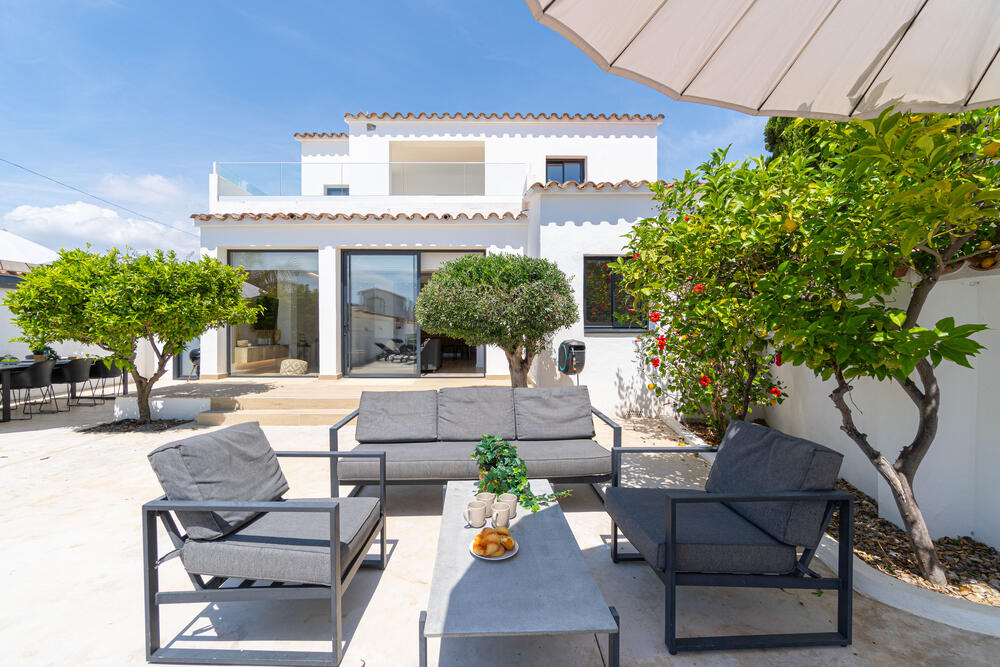 281 Casa Aloha Goertz - piscina y amarre 11,50 m Casa aislada / Villa Empuriabrava 281 Casa Aloha Goertz - piscina y amarre 11,50 m Casa aislada / Villa Empuriabrava