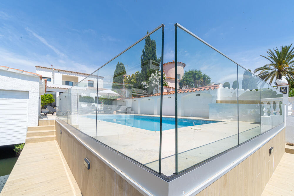 281 Casa Aloha Goertz - piscina y amarre 11,50 m Casa aislada / Villa Empuriabrava 281 Casa Aloha Goertz - piscina y amarre 11,50 m Casa aislada / Villa Empuriabrava