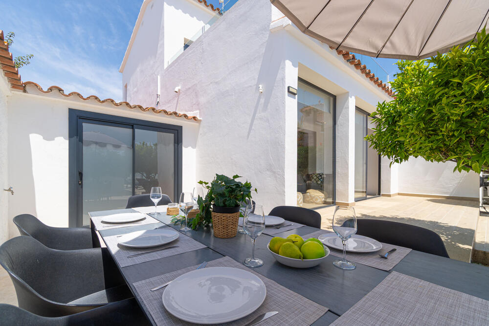 281 Casa Aloha Goertz - piscina y amarre 11,50 m Casa aislada / Villa Empuriabrava 281 Casa Aloha Goertz - piscina y amarre 11,50 m Casa aislada / Villa Empuriabrava