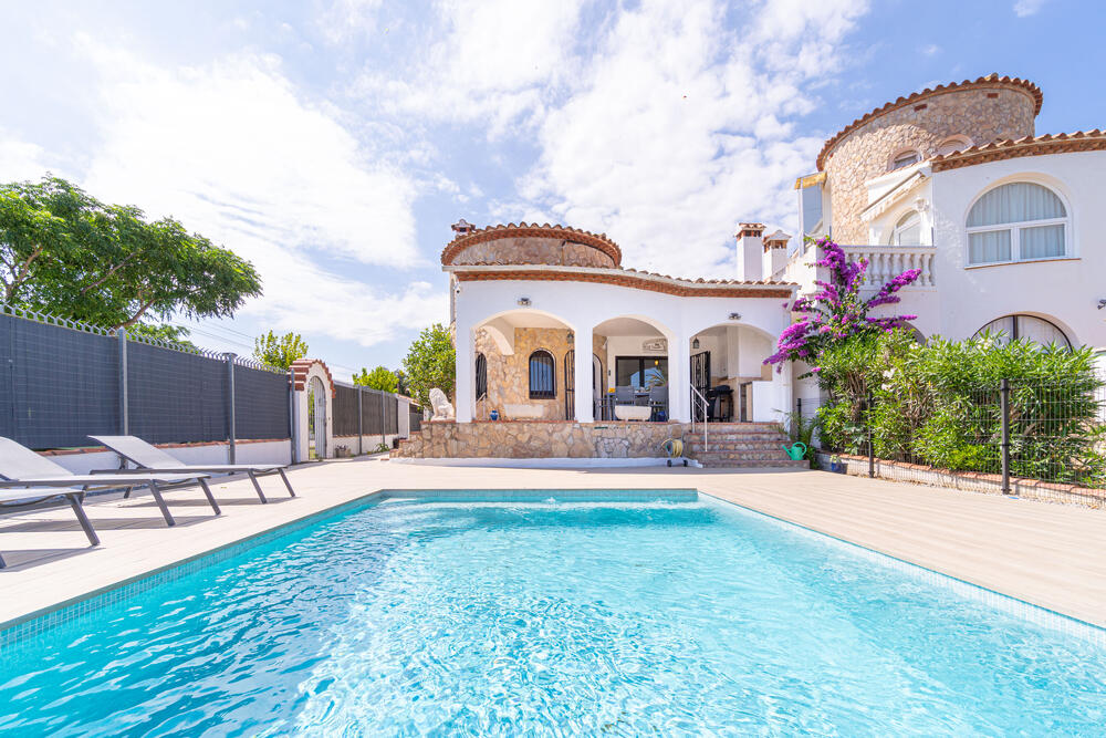 2008A Villa con 4 dormitorios y amarre Casa aislada / Villa Ter Empuriabrava