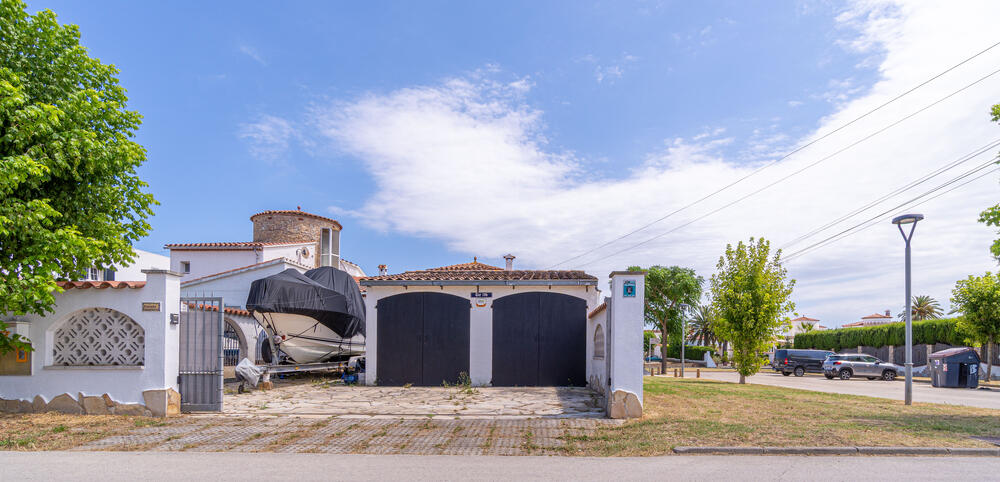 2008A Villa con 4 dormitorios y amarre Casa aislada / Villa Ter Empuriabrava