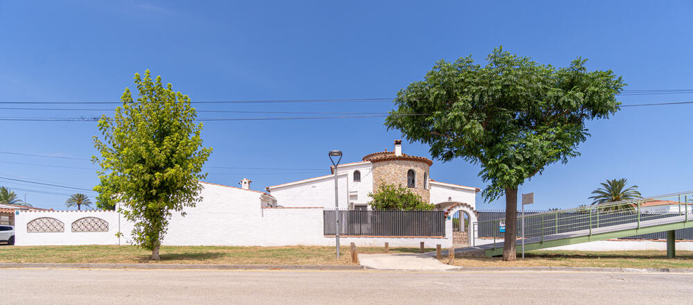 2008A Villa con 4 dormitorios y amarre Casa aislada / Villa Ter Empuriabrava