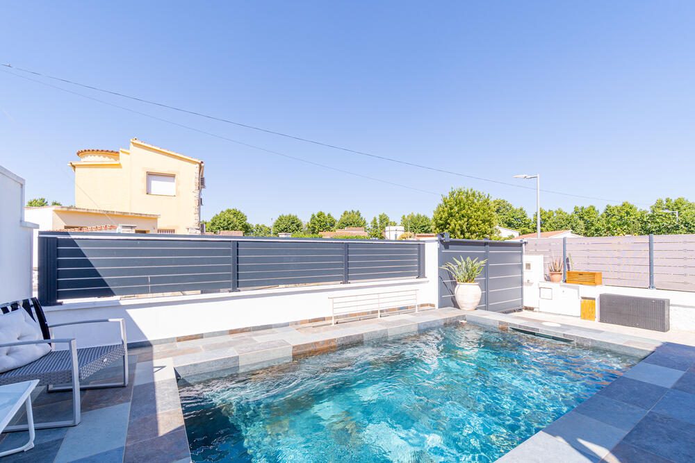 284 Casita Carlit con piscina privada Casa aislada / Villa Carlit Empuriabrava 284 Casita Carlit con piscina privada Casa aislada / Villa Carlit Empuriabrava
