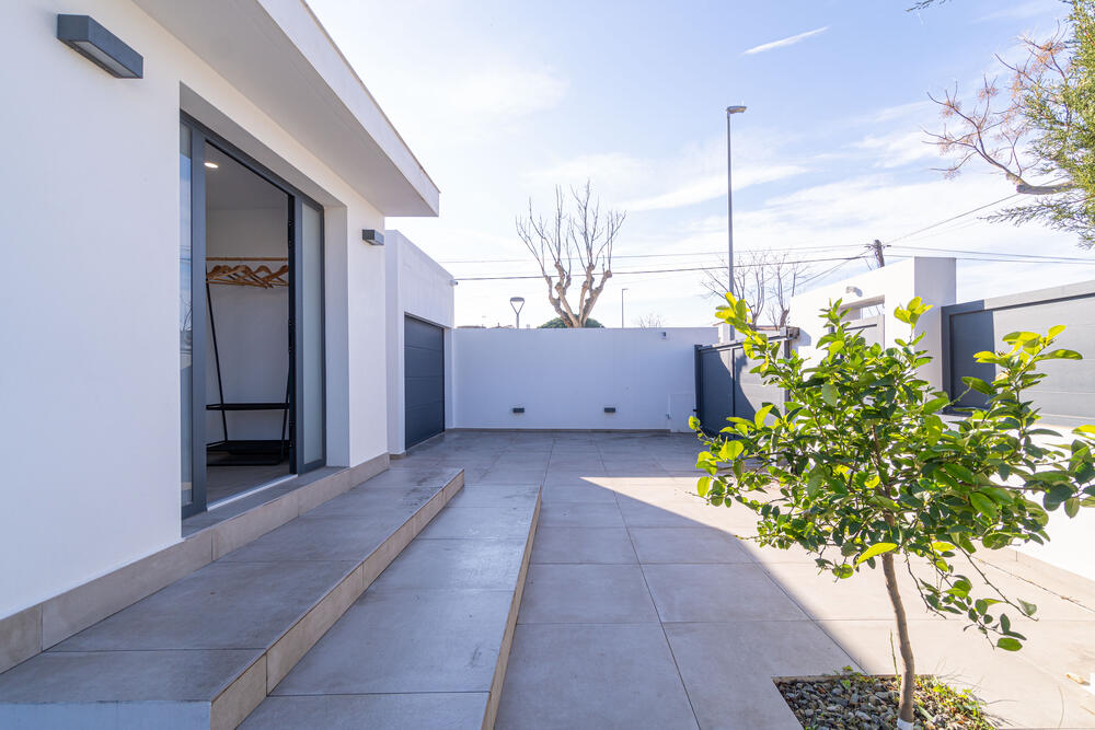 2030 Casa con 4 habitacions vistas al canal Casa aislada / Villa Medes Empuriabrava