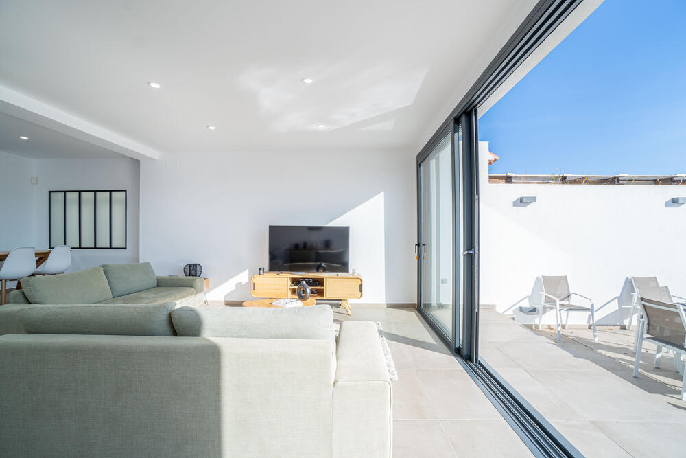 2030 Casa con 4 habitacions vistas al canal Casa aislada / Villa Medes Empuriabrava
