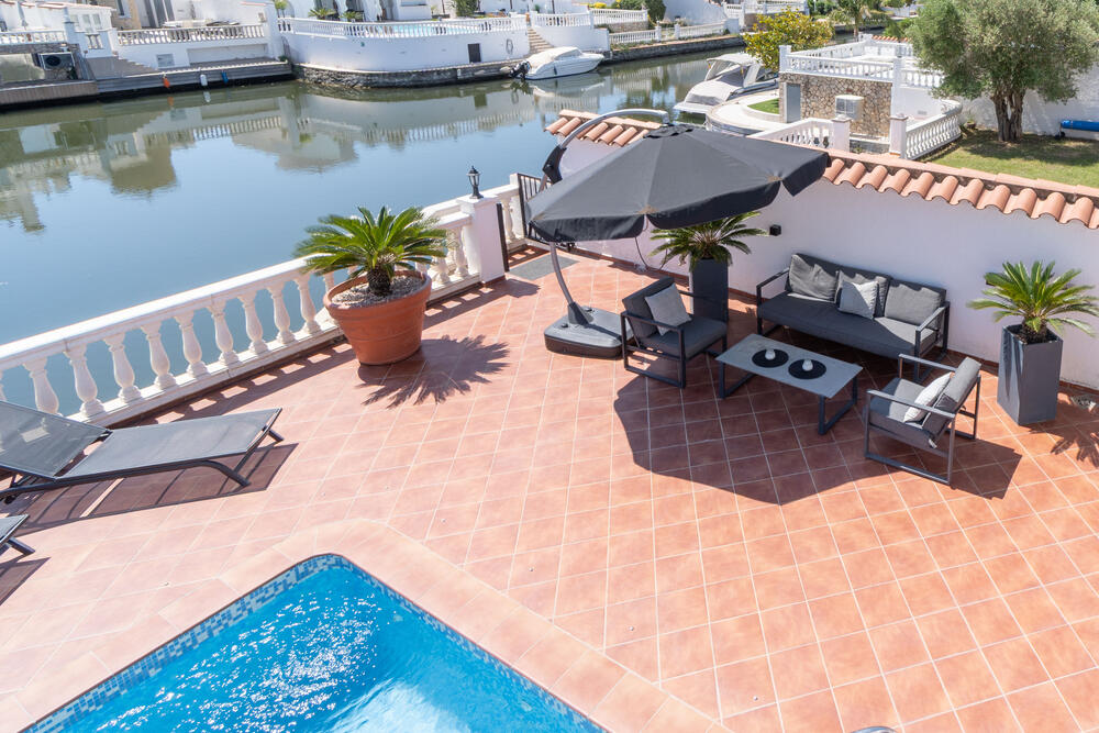 286 Casa Los Amigos Goertz Casa aislada / Villa Empuriabrava 286 Casa Los Amigos Goertz Casa aislada / Villa Empuriabrava