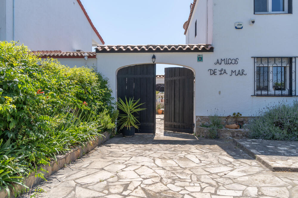 286 Casa Los Amigos Goertz Casa aislada / Villa Empuriabrava 286 Casa Los Amigos Goertz Casa aislada / Villa Empuriabrava