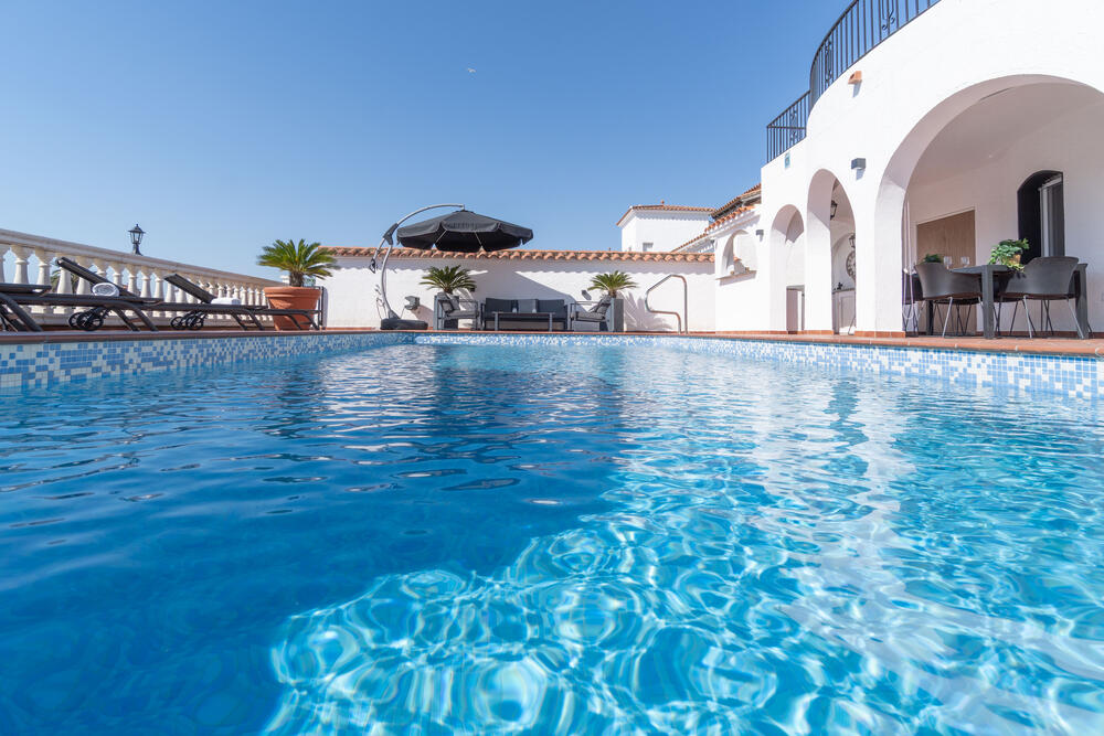286 Casa Los Amigos Goertz Casa aislada / Villa Empuriabrava 286 Casa Los Amigos Goertz Casa aislada / Villa Empuriabrava