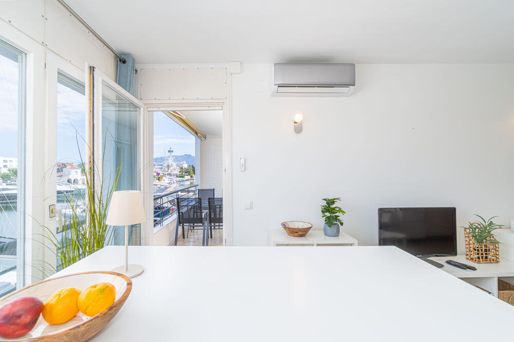 1021 Bonito apartamento con vistas al canal Apartamento Port Salins Empuriabrava