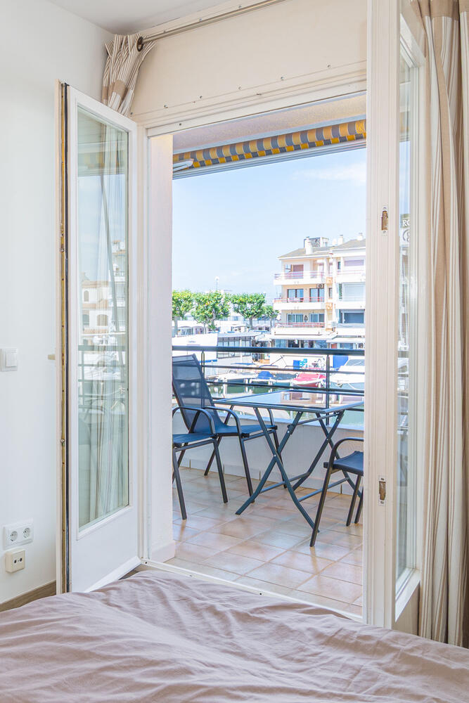 1021 Bonito apartamento con vistas al canal Apartamento Port Salins Empuriabrava