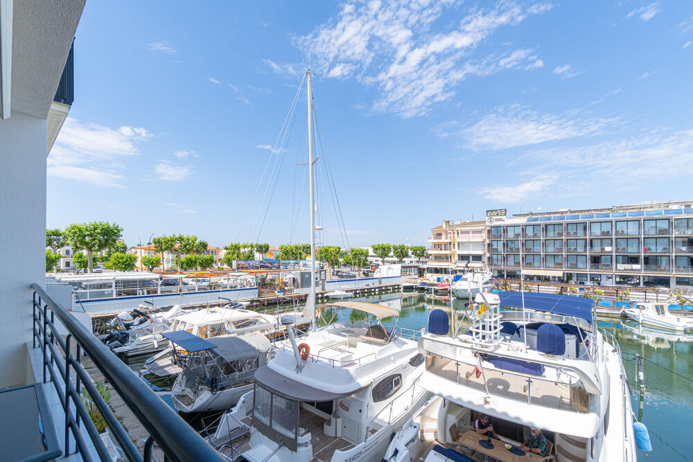 1021 Bonito apartamento con vistas al canal Apartamento Port Salins Empuriabrava