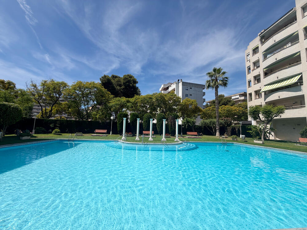 S206-027 DH-MARATHON Apartamento Turística Salou