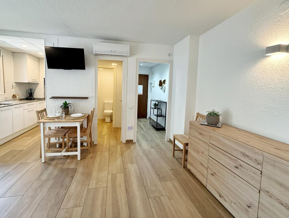 S104-053 DH-DELFOS Apartamento Turística Salou