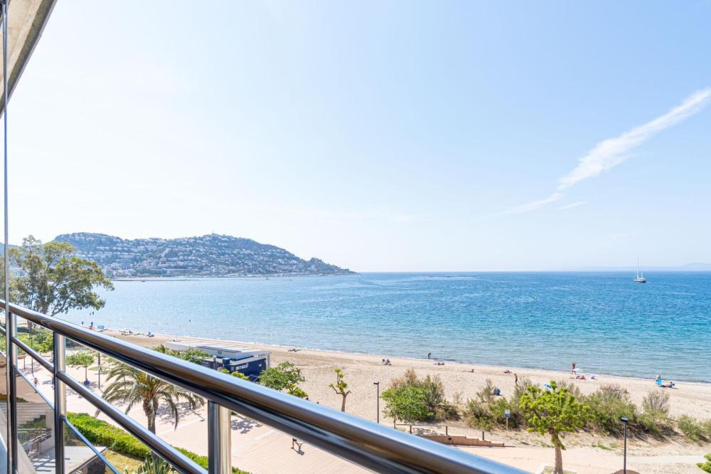 DAVANT MAR 4D DAVANT MAR 4D Piso Salatar Roses DAVANT MAR 4D DAVANT MAR 4D Piso Salatar Roses