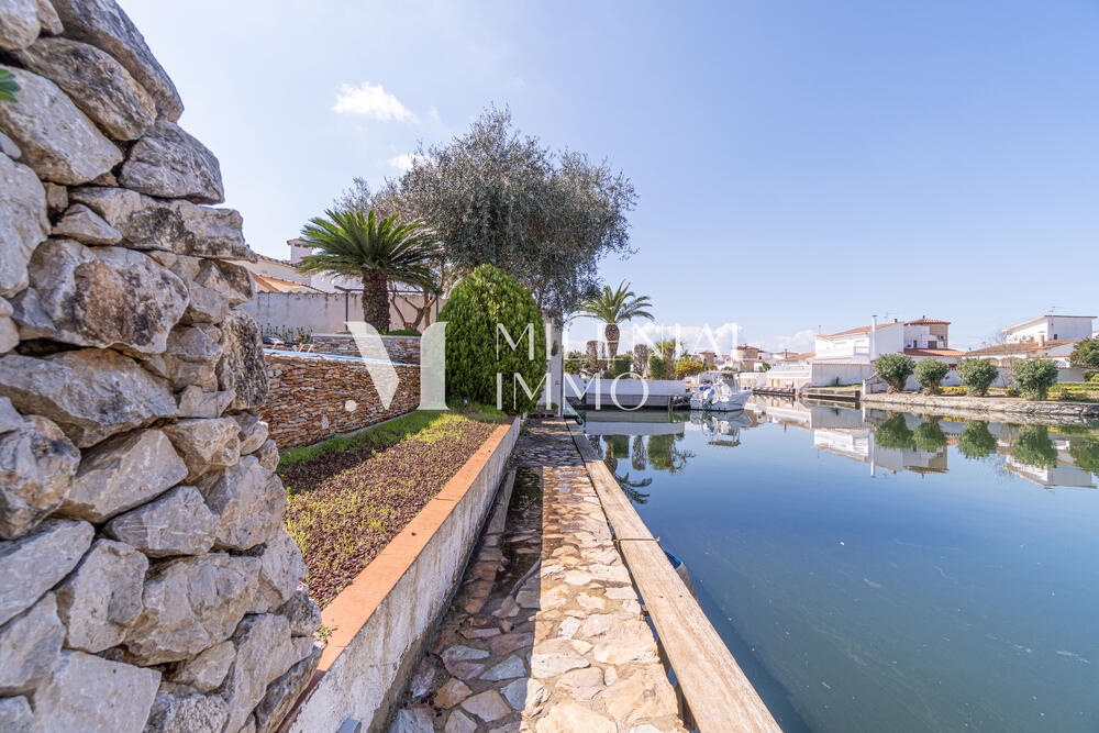 CI-0106 LLOBREGAT Casa aislada / Villa Empuriabrava CI-0106 LLOBREGAT Casa aislada / Villa Empuriabrava