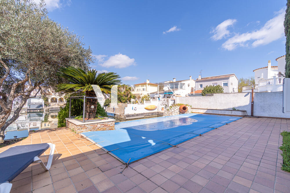 CI-0106 LLOBREGAT Casa aislada / Villa Empuriabrava CI-0106 LLOBREGAT Casa aislada / Villa Empuriabrava