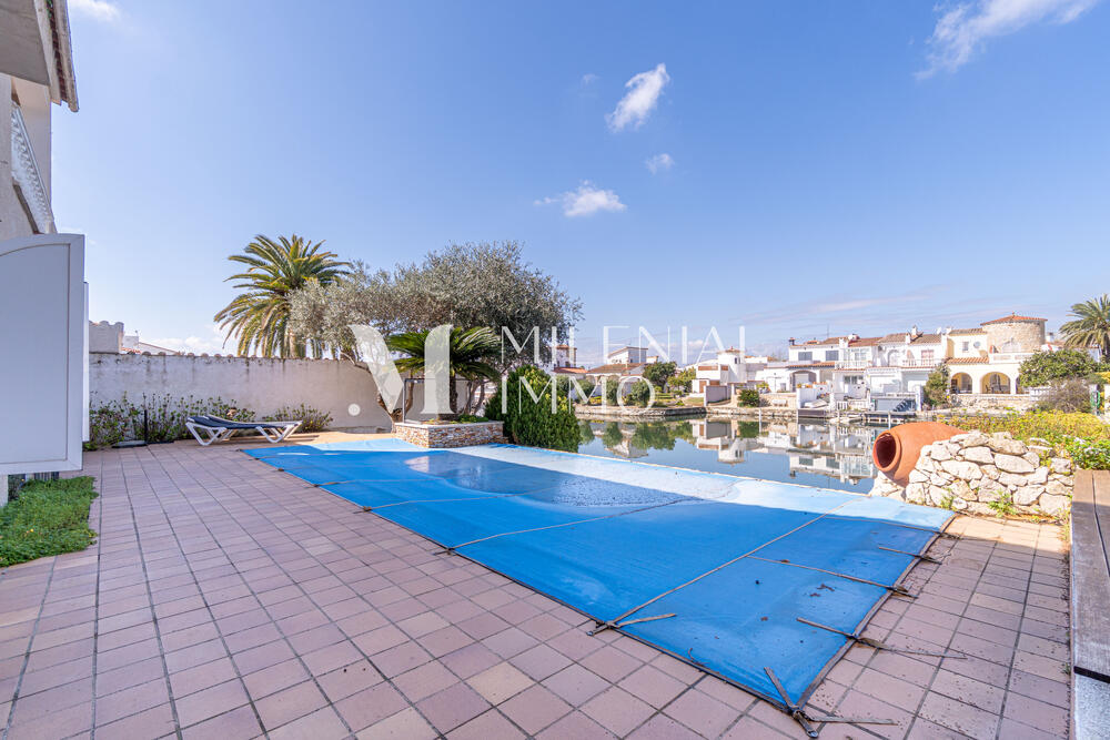 CI-0106 LLOBREGAT Casa aislada / Villa Empuriabrava CI-0106 LLOBREGAT Casa aislada / Villa Empuriabrava