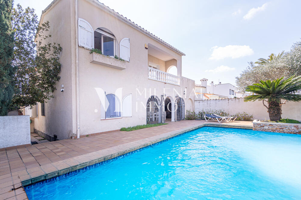 CI-0106 LLOBREGAT Casa aislada / Villa Empuriabrava CI-0106 LLOBREGAT Casa aislada / Villa Empuriabrava