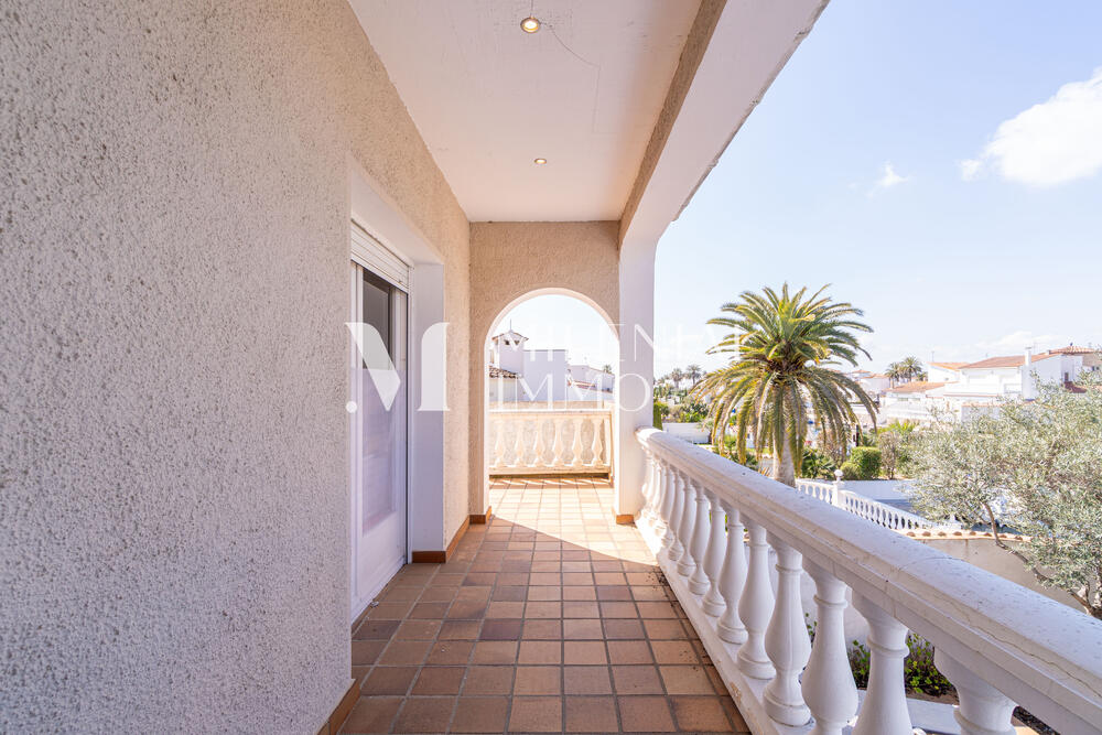 CI-0106 LLOBREGAT Casa aislada / Villa Empuriabrava CI-0106 LLOBREGAT Casa aislada / Villa Empuriabrava