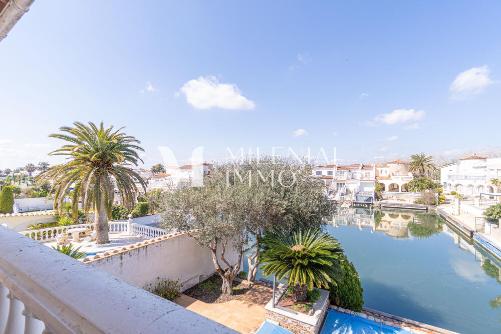 CI-0106 LLOBREGAT Casa aislada / Villa Empuriabrava CI-0106 LLOBREGAT Casa aislada / Villa Empuriabrava
