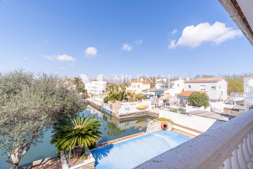 CI-0106 LLOBREGAT Casa aislada / Villa Empuriabrava CI-0106 LLOBREGAT Casa aislada / Villa Empuriabrava