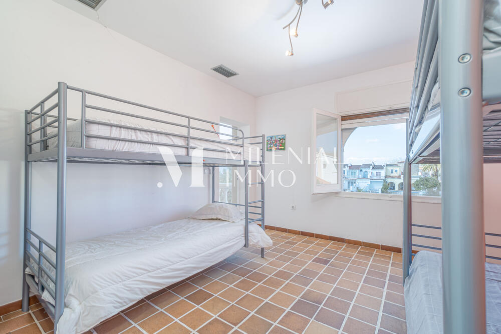 CI-0106 LLOBREGAT Casa aislada / Villa Empuriabrava CI-0106 LLOBREGAT Casa aislada / Villa Empuriabrava