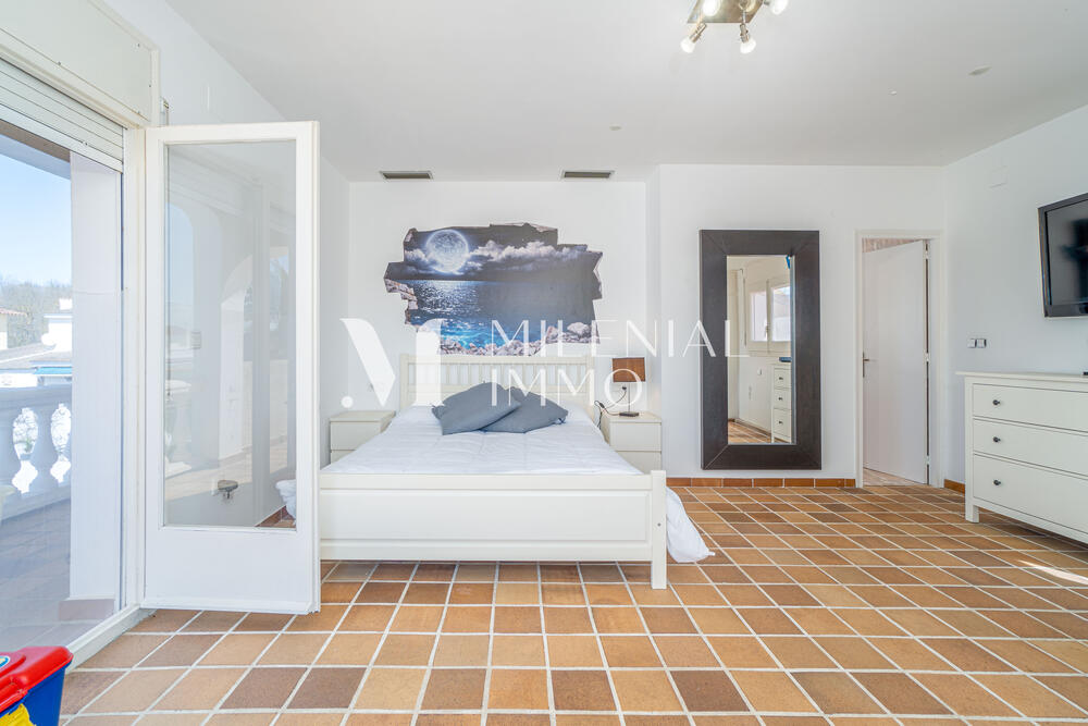 CI-0106 LLOBREGAT Casa aislada / Villa Empuriabrava CI-0106 LLOBREGAT Casa aislada / Villa Empuriabrava