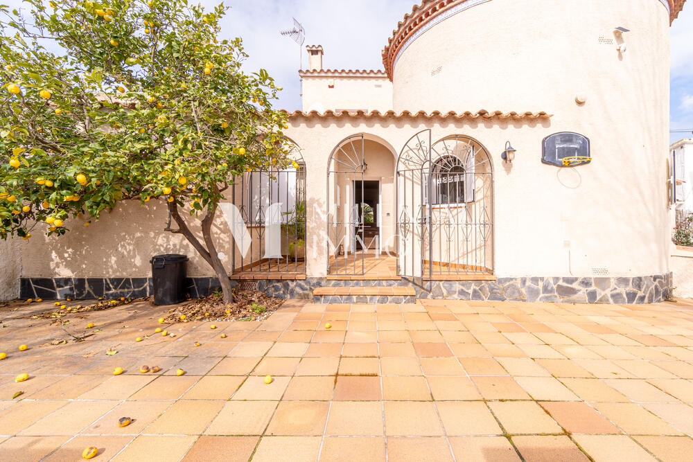 CI-0106 LLOBREGAT Casa aislada / Villa Empuriabrava CI-0106 LLOBREGAT Casa aislada / Villa Empuriabrava