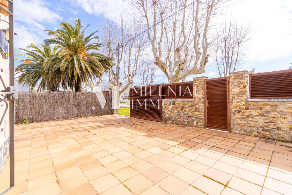 CI-0106 LLOBREGAT Casa aislada / Villa Empuriabrava CI-0106 LLOBREGAT Casa aislada / Villa Empuriabrava