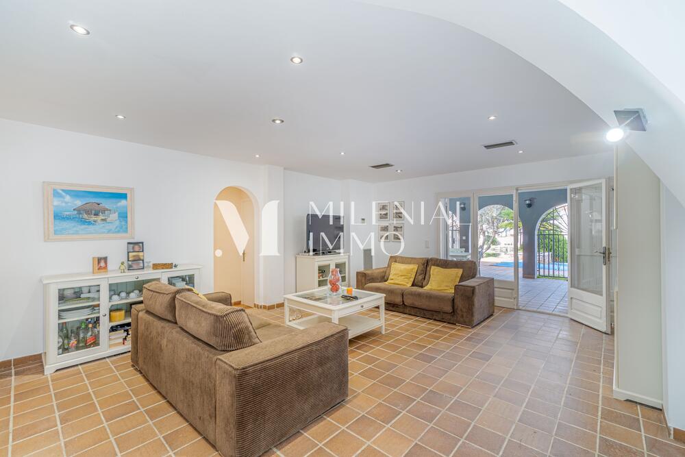 CI-0106 LLOBREGAT Casa aislada / Villa Empuriabrava CI-0106 LLOBREGAT Casa aislada / Villa Empuriabrava