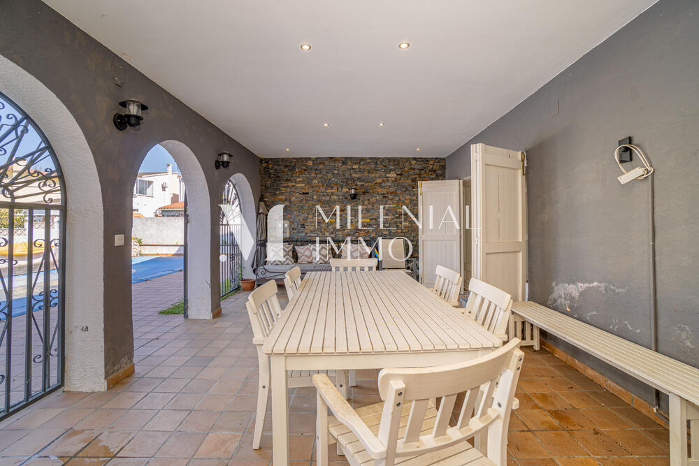 CI-0106 LLOBREGAT Casa aislada / Villa Empuriabrava CI-0106 LLOBREGAT Casa aislada / Villa Empuriabrava