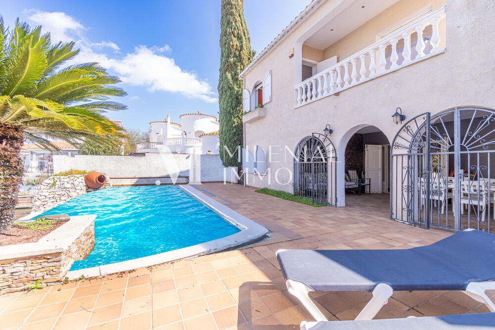 CI-0106 LLOBREGAT Casa aislada / Villa Empuriabrava CI-0106 LLOBREGAT Casa aislada / Villa Empuriabrava