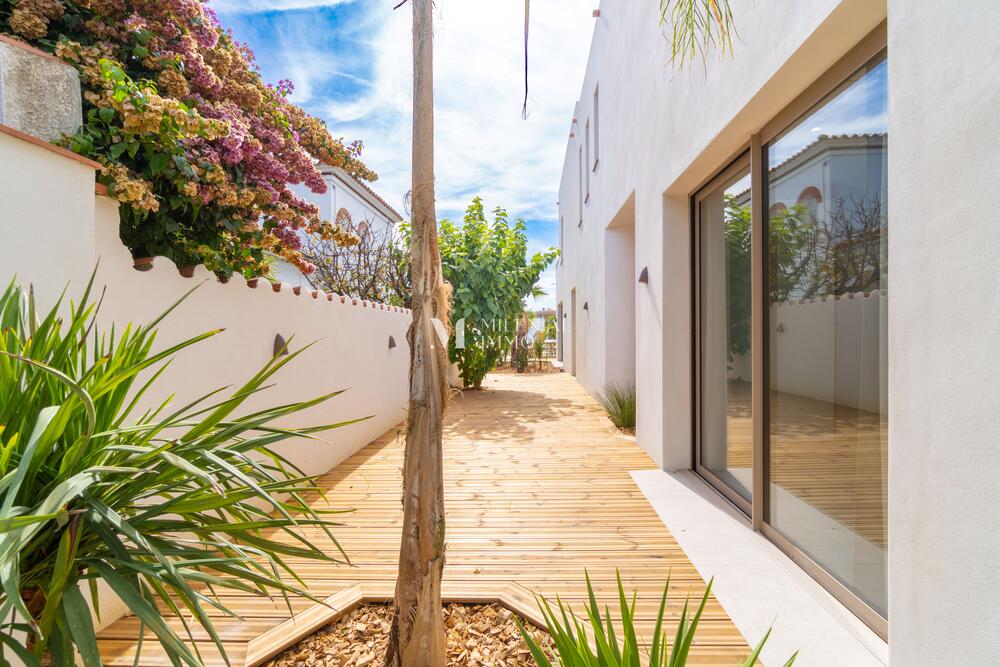 CI-SEGRE SEGRE 24 A Casa aislada / Villa Empuriabrava CI-SEGRE SEGRE 24 A Casa aislada / Villa Empuriabrava