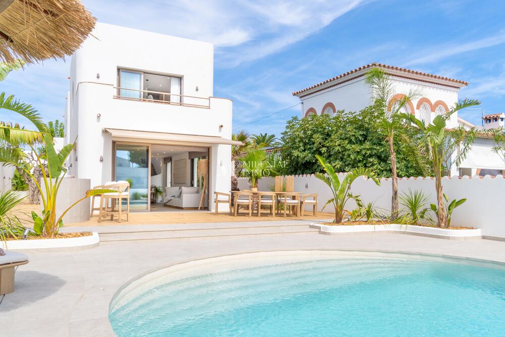 CI-SEGRE SEGRE 24 A Casa aislada / Villa Empuriabrava CI-SEGRE SEGRE 24 A Casa aislada / Villa Empuriabrava