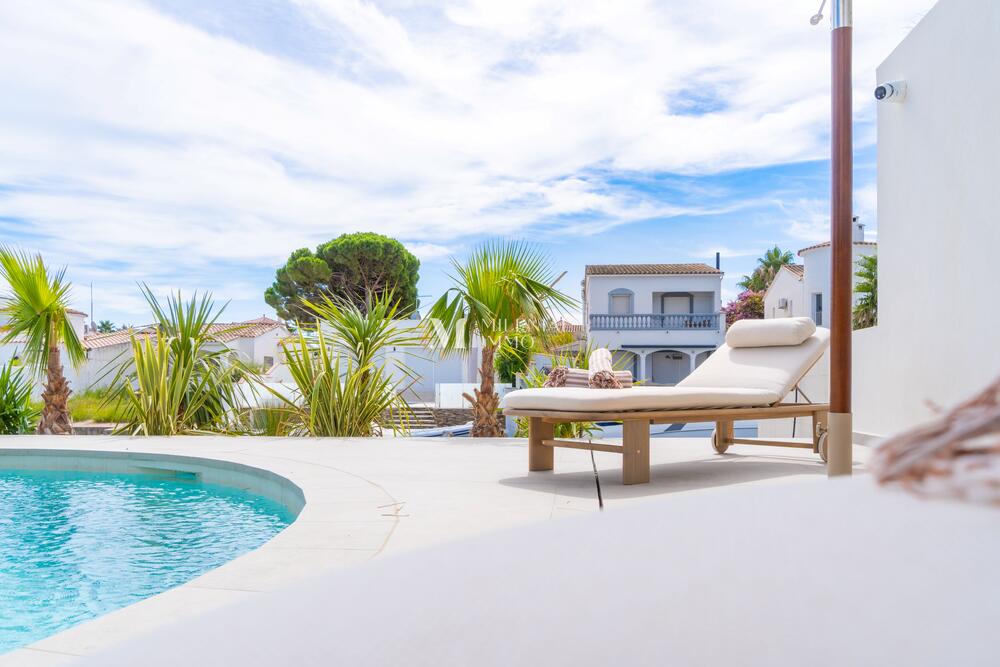 CI-SEGRE SEGRE 24 A Casa aislada / Villa Empuriabrava CI-SEGRE SEGRE 24 A Casa aislada / Villa Empuriabrava