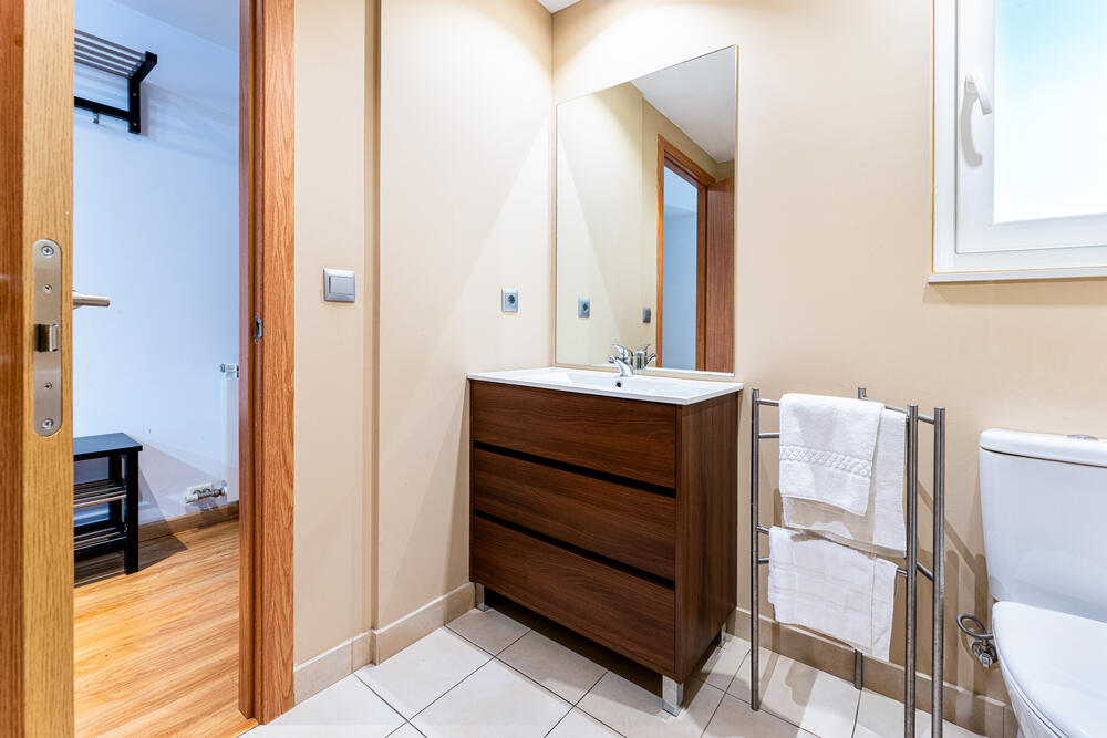 elbosque Apartamento moderno en Arinsal 4PAX a pie de pistas, balcón con vistas y parking, HUT4-005785 Apartamento Arinsal elbosque Apartamento moderno en Arinsal 4PAX a pie de pistas, balcón con vistas y parking, HUT4-005785 Apartamento Arinsal