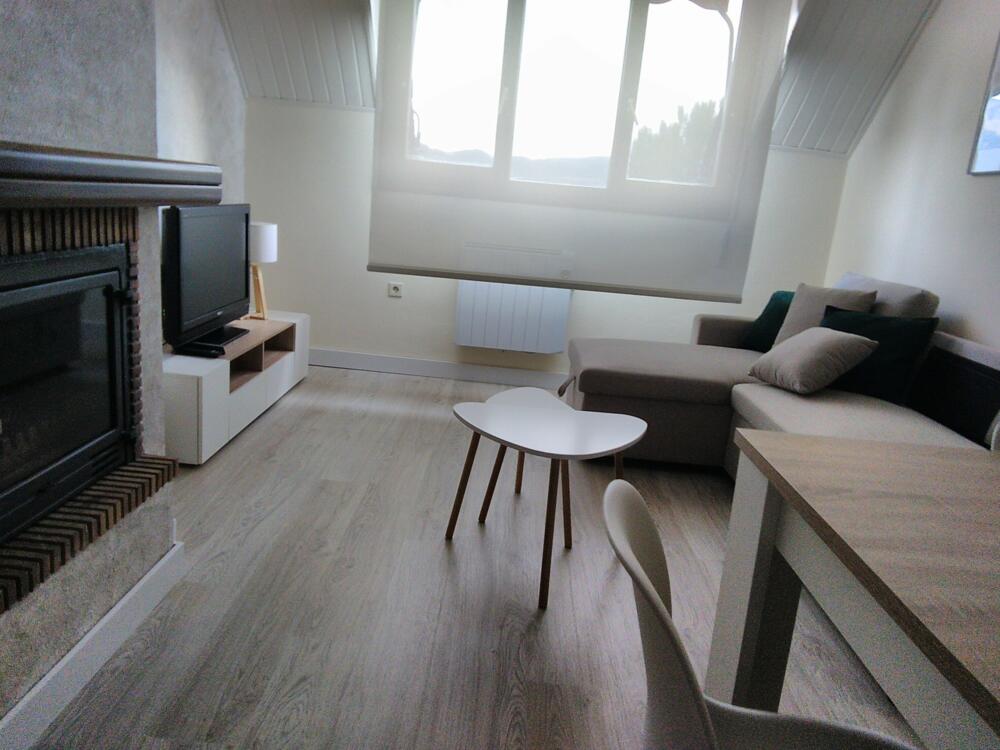 22 APARTAMENTO ALBA Apartamento  Jaca