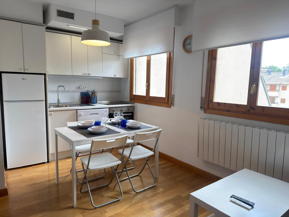 30 APARTAMENTO ALAMEDA Apartamento MEMBRILLERAS Jaca 30 APARTAMENTO ALAMEDA Apartamento MEMBRILLERAS Jaca