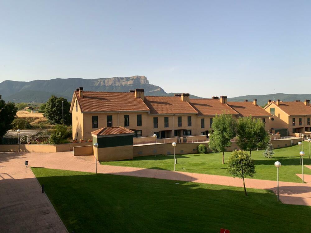 55 APARTAMENTO LOS MAÑOS DE OROEL Apartamento  Jaca