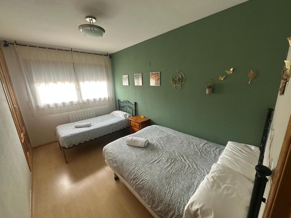 82 APARTAMENTO PEÑAS DE AIA Apartamento  Jaca