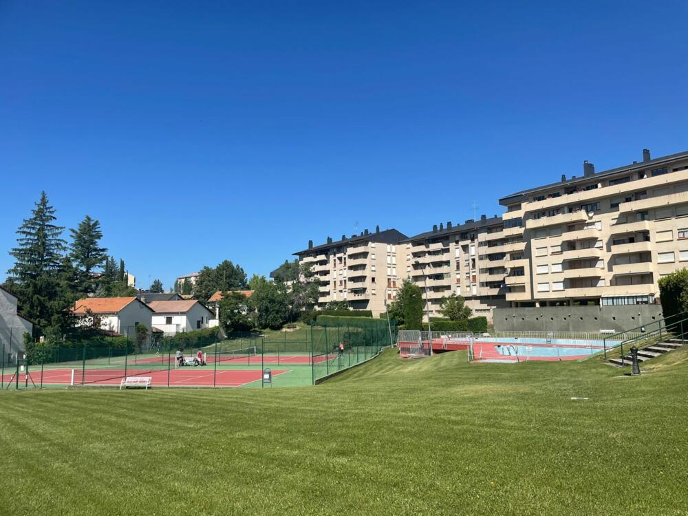 95 APARTAMENTO MARBORE Apartamento  Jaca