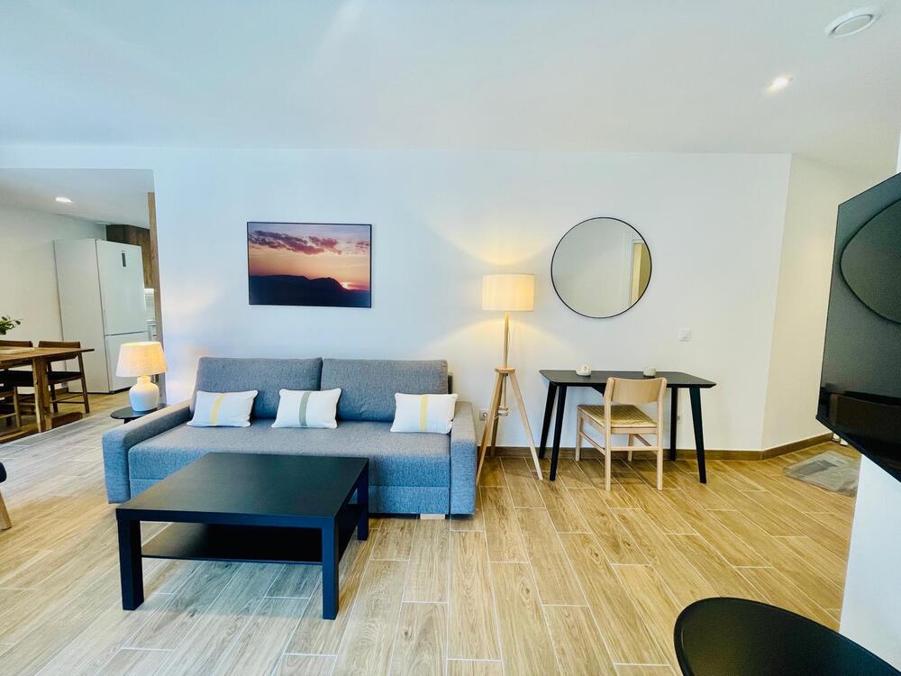 177 SAN NICOLAS - 1º TRIPLEX Apartamento CENTRO Jaca