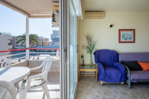 AT016 AT016 Pau Casals Apartament  Torredembarra