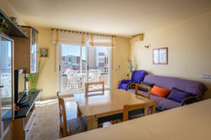 AT016 AT016 Pau Casals Apartament  Torredembarra