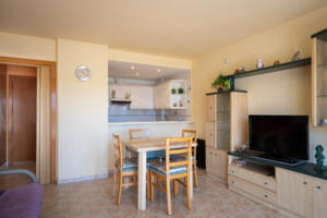 AT016 AT016 Pau Casals Apartament  Torredembarra