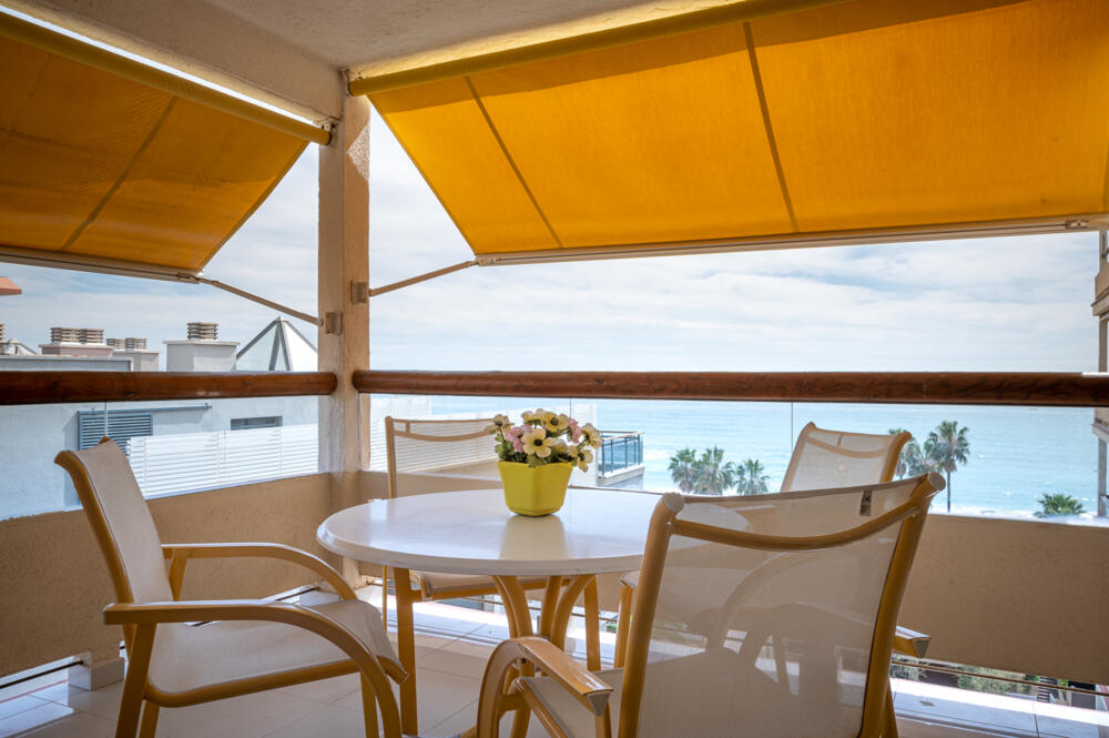 AT100 AT100 Antina Mar Apartament  Torredembarra