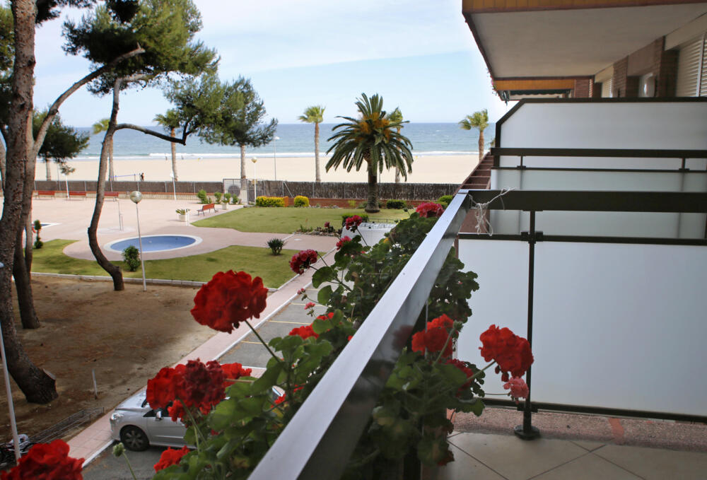AT125 AT125 Els Pins I Apartament  Torredembarra