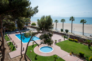 AT102 AT102 Els Pins Apartament  Torredembarra