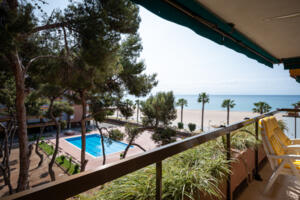 AT102 AT102 Els Pins Apartament  Torredembarra