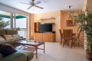 AT102 AT102 Els Pins Apartament  Torredembarra